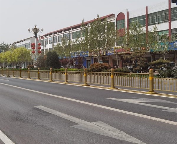 道路交通隔離護欄